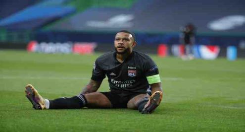 تقارير فرنسية: ليون لم يتلق عرضًا من برشلونة لضم ديباي